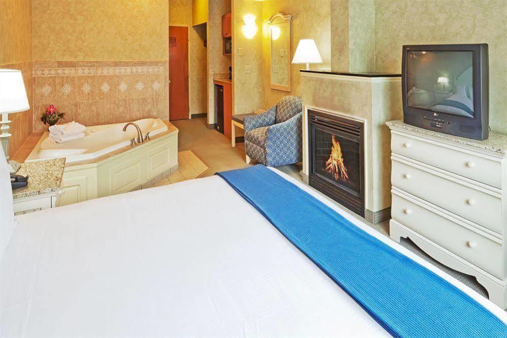 Holiday Inn Express Hotel & Suites Boston - Marlboro By Ihg Гудзон Екстер'єр фото
